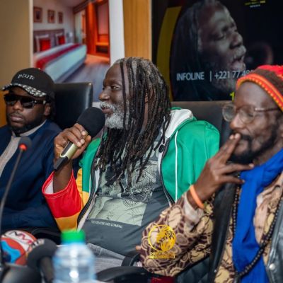 Conférence de presse - Tiken Jah à Dakar