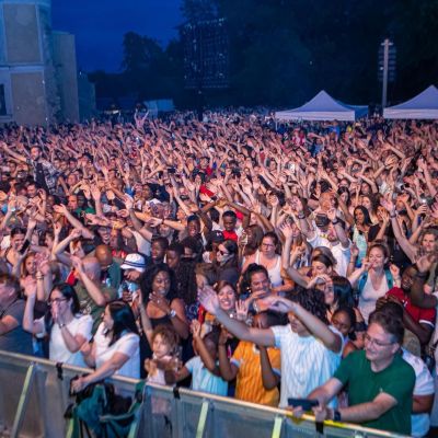 Tournée : Magic System à Clayes Sous Bois (France)