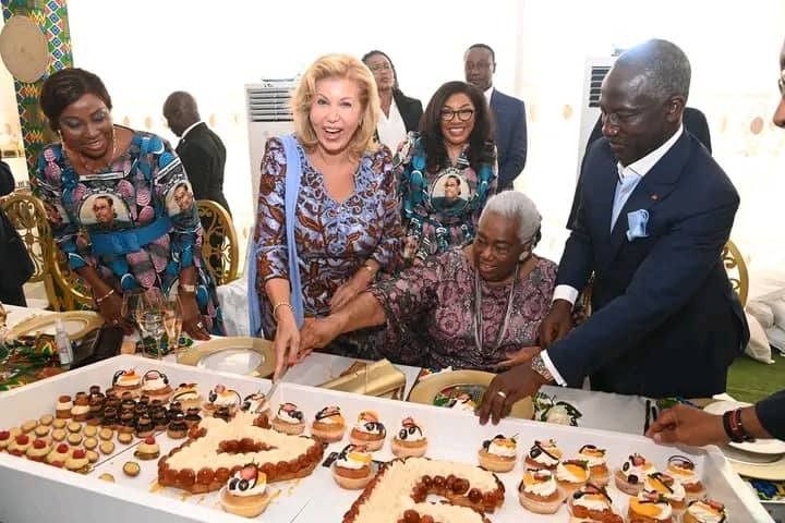  cote d ivoire   marie therese houphouet boigny  94 ans et toujours verte