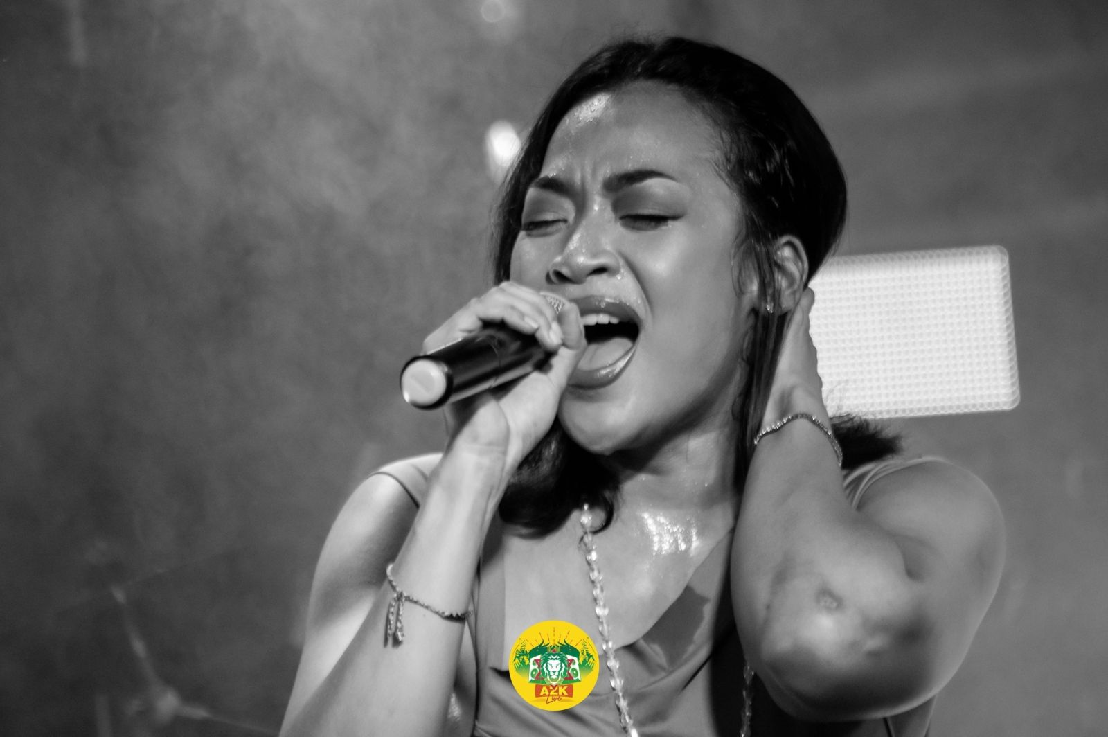 soukeina en concert a l azk live