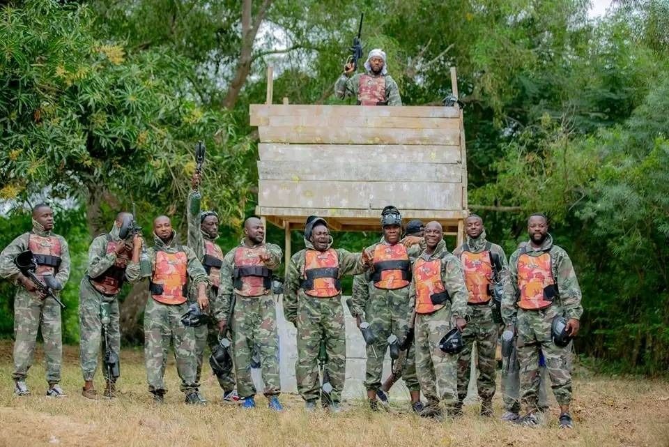 quelques images de l enterrement de vie de garcon de kerozen  quelques images de l enterrement de vie de garcon de kerozen