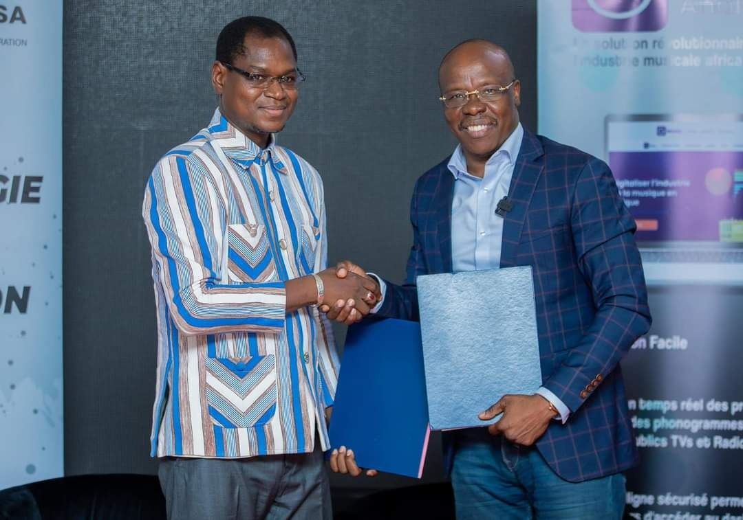  signature de convention entre le bbda et gmc sa