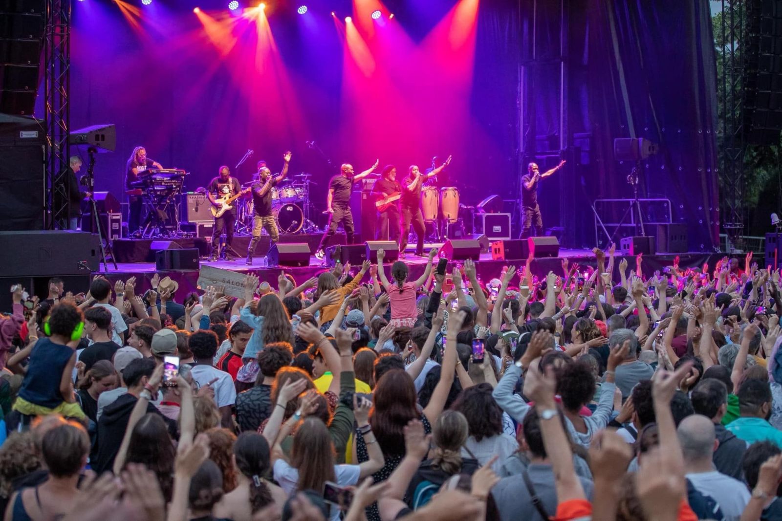 tournee   magic system a clayes sous bois  france 