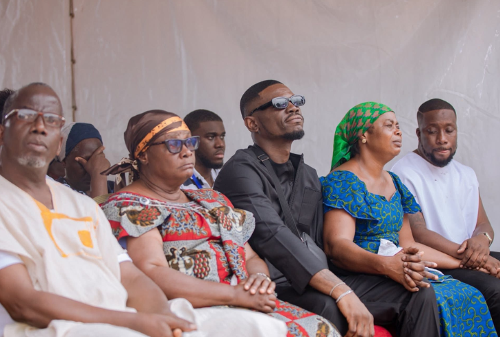 images/Ariel_Sheney_endeuillé_une_nouvelle_fois.png#joomlaImage://local-images/Ariel_Sheney_endeuillé_une_nouvelle_fois.png?width=730&height=492